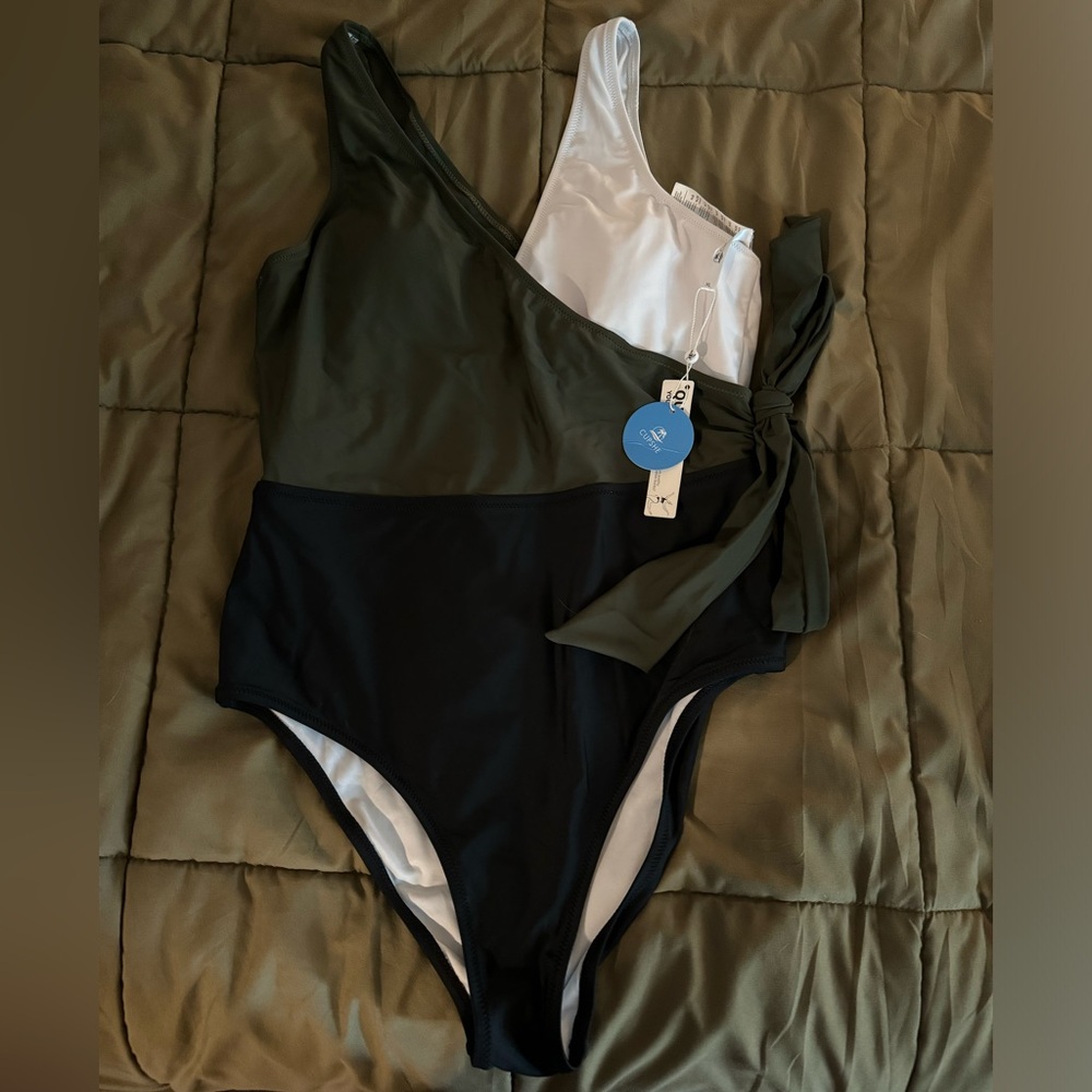 Cupshe One Piece Color Block Swimsuit XL NWT
